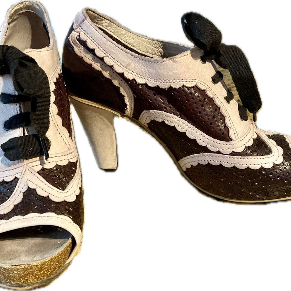DKode pink and claret leather and cork scalloped edged heels from Portugal